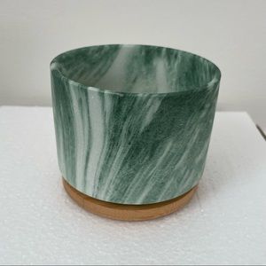 Green pot